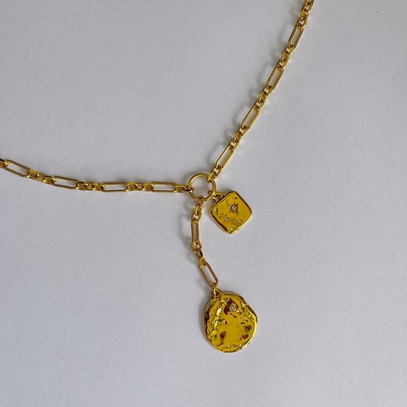 18kGold plated bronze necklace with double pendant detail and encrusted crystals - Picture 7 of 7
